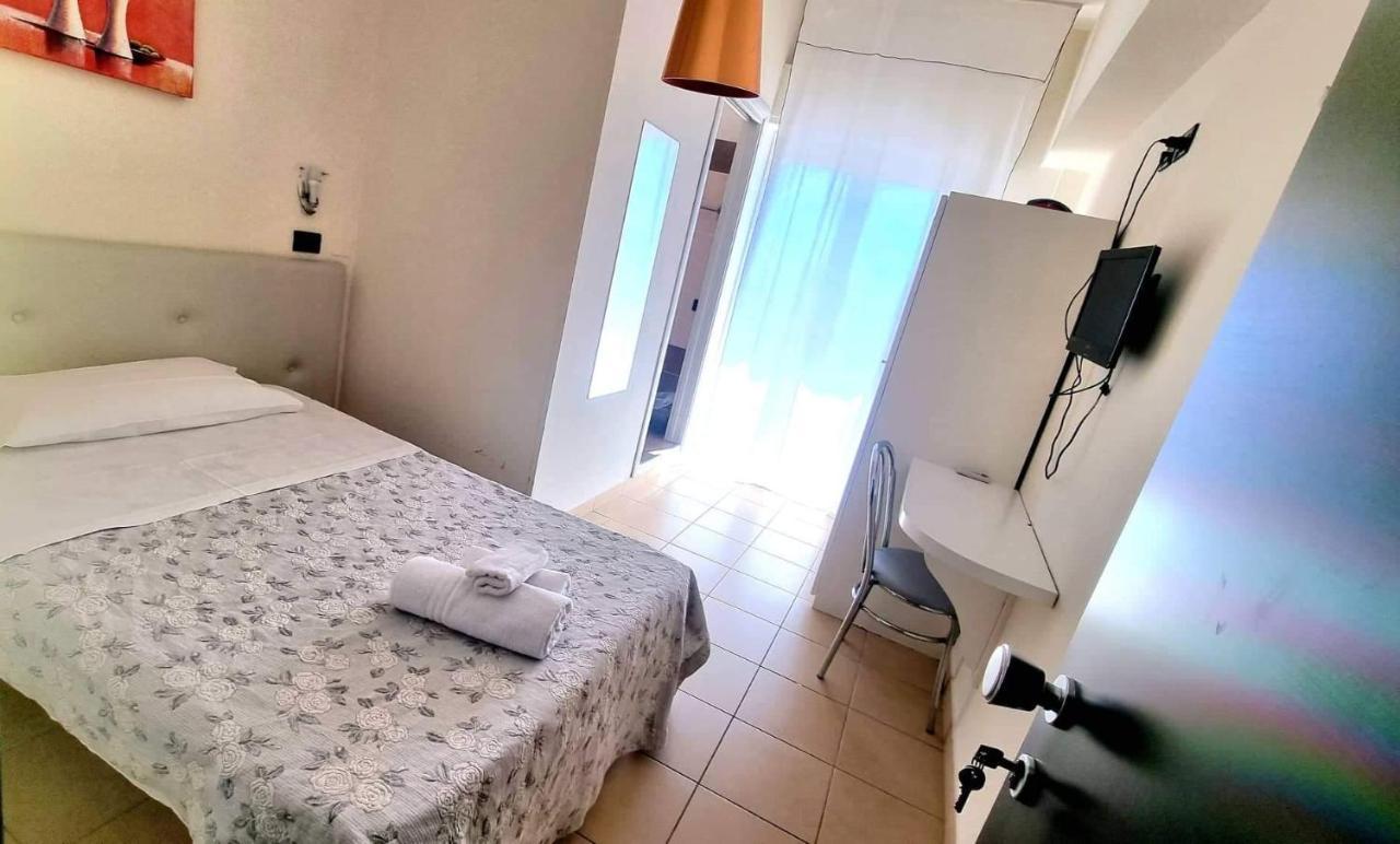 Hotel Bisanzio Cervia Exteriör bild