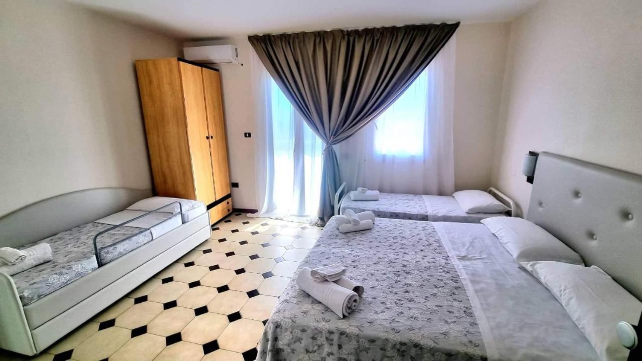 Hotel Bisanzio Cervia Exteriör bild